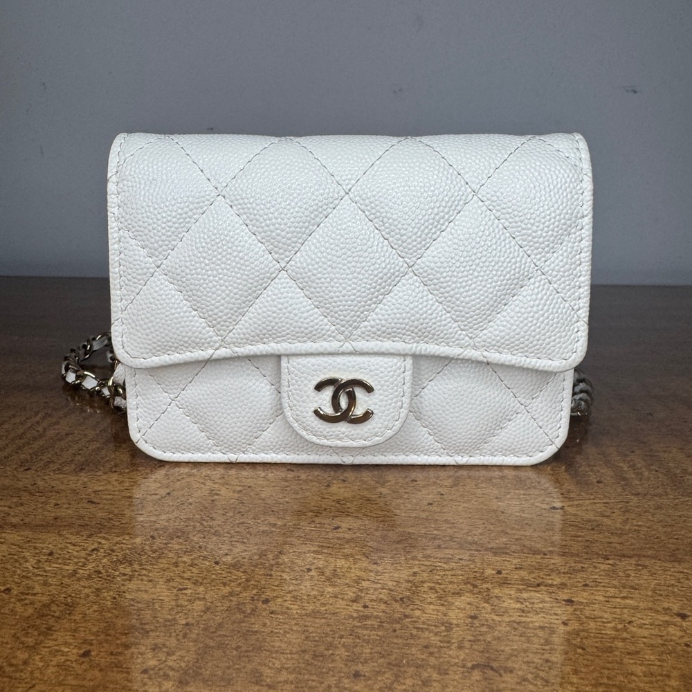 CHANEL White Caviar Leather cardholder on chain